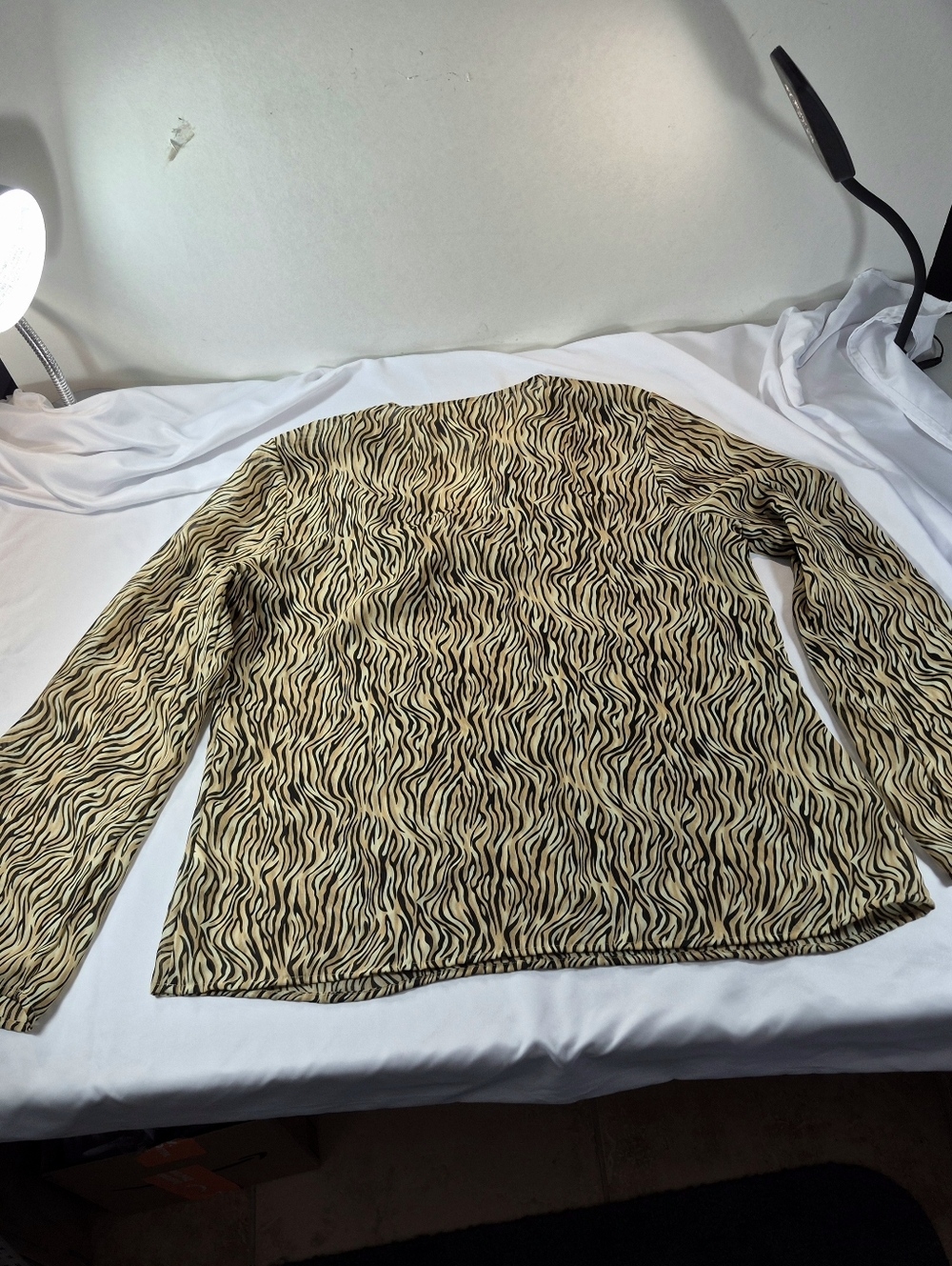 NWOT Cato Zebra Tiger Print Beaded Embellished V-Neck Blouse Woman's L - Picture 9 of 11